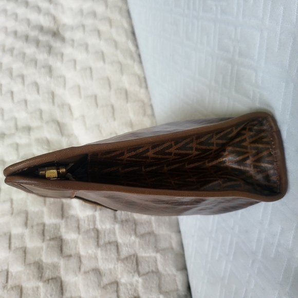 Mario Valentino Brown Leather Clutch with Textured Finish - Picture 5 of 12